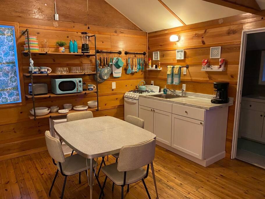 Big Blue Lake Cottages, Llc - Cottage #5 Holton ภายนอก รูปภาพ
